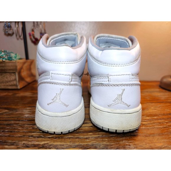 Nike Air Jordan 1 Mid Top Sneakers '15 White Wolf Grey Great Condition 4Y W5.5 - Picture 8 of 11